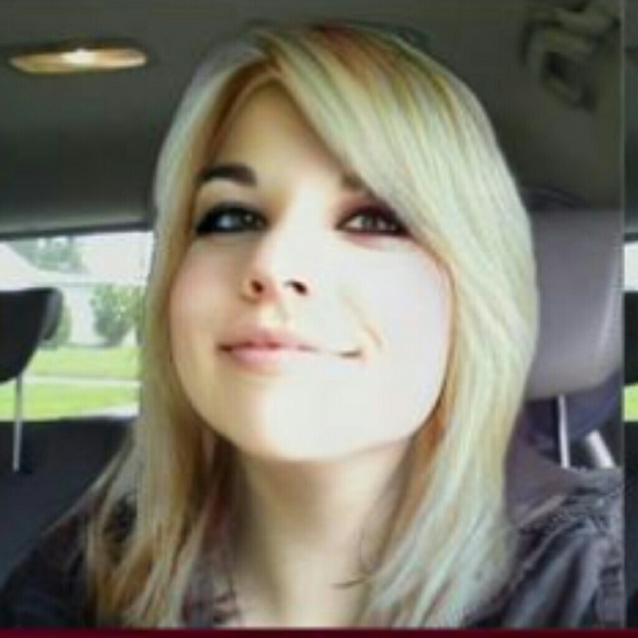 Meet your Posher, Onnalyssa - Picture 1 of 1